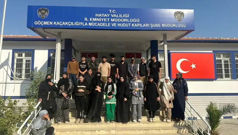Minibüste 24 Göçmen Yakalandı: Kaçak Göçün Ardındaki Gerçekler
