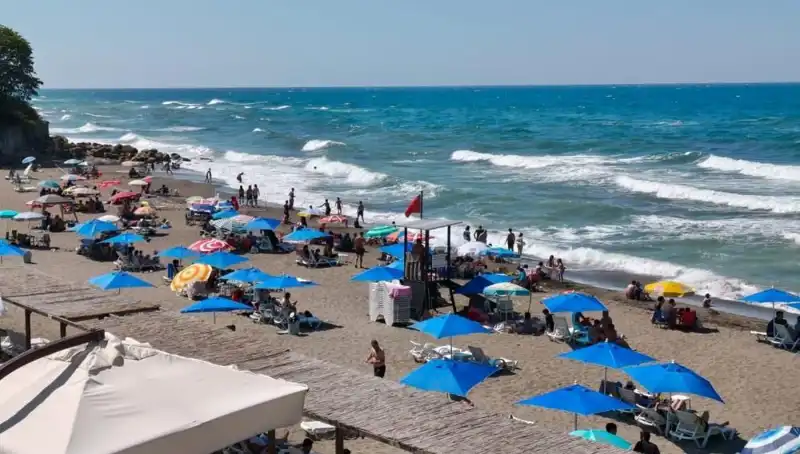 Akçakoca'da Deniz Yasağı! Sebebi ve Etkileri Neler?