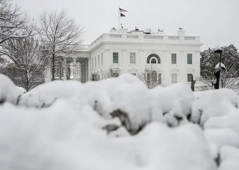 ABD'yi Vuran Kar Fırtınası: Washington'da Acil Durum İlan Edildi!