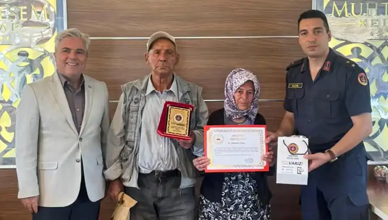 Aile’nin Duygulandıran Kararı: Tek Varlıkları Olan Evi Jandarmaya Bağışladılar