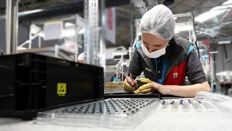 Foxconn, Yapay Zeka Devrimine İmza Attı: İlk Büyük Dil Modelini Tanıttı