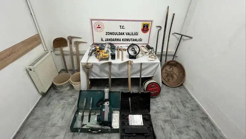 Çaycuma'da Kaçak Kazı Şoku: 5 Kişi Yakalandı!