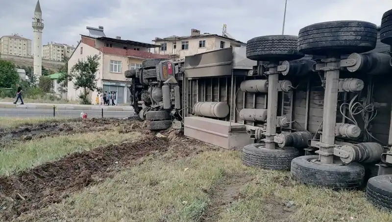 Erzurum'da Freni Boşalan TIR Olayı: Korkunç Kaza Detayları ve Sonrası