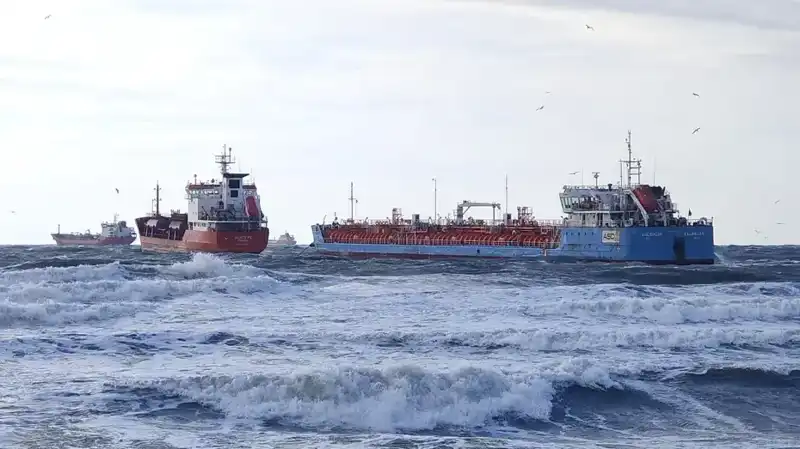 Florya'da İki Gemi Acil Durum Çağrısı Yaptı: Olayın Perde Arkası
