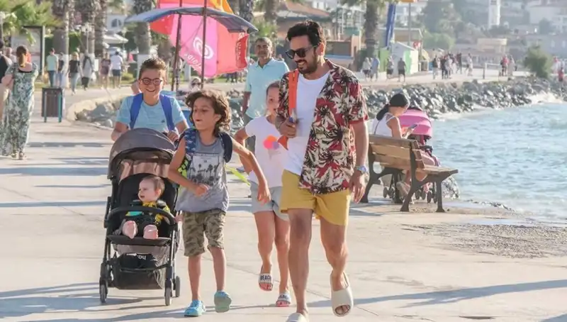 Ne Olacak Halim: Filmin İhtişamıyla Söz Ettiği Oyuncular ve Konusu