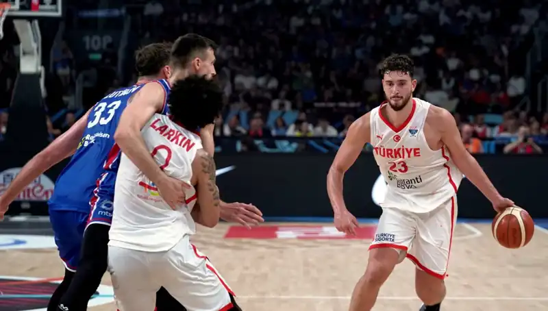 12 Dev Adam, İsveç’e Karşı 16. Turda Nefes Kesen Mücadeleye İmza Attı