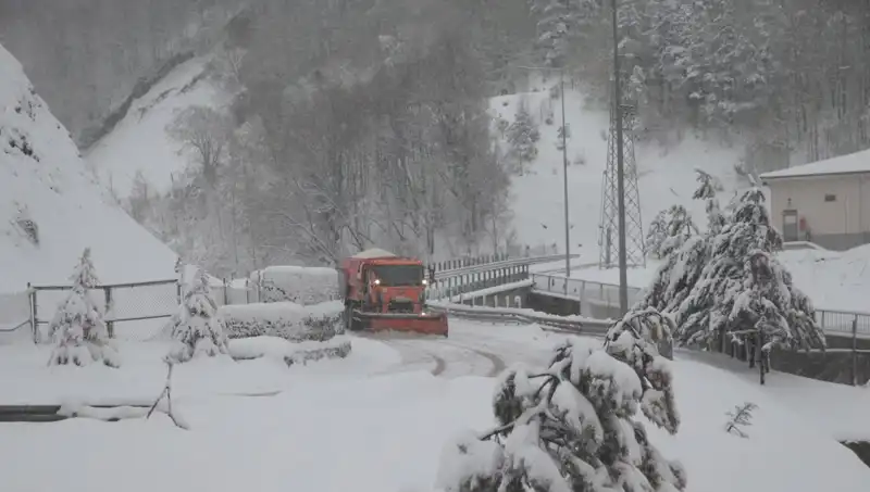 Bolu Dağı'nda Beklenen Kar Yağışı: Doğa Harikası Beyaz Gelinliği Giydi